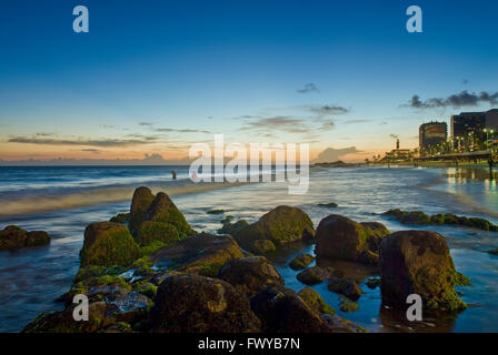 Farol da barra Beach al tramonto, Salvador, Bahia, Brasile Foto Stock