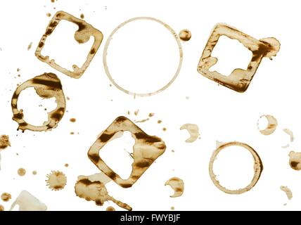 Sacco di cerchio e quadrato forma macchie di caffè su bianco bakcground. Foto Stock