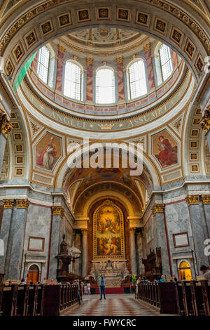 Piscina la famosa cattedrale di Esztergom, Basilica, di Ungheria Foto Stock