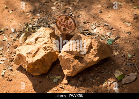 Segno telefono al Matrimandir, a Auroville, una borgata sperimentale nel distretto di Viluppuram nello stato del Tamil Nadu Foto Stock