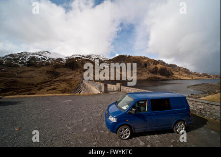 T5, transporter, vanlife, new age, avventura, blu, VW, Gran Bretagna, bus, Scozia, altopiani, Foto Stock