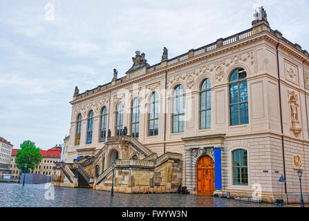 Johanneum Museo dei Trasporti di Dresda in Germania. Neumarkt è una nuova piazza del mercato nel centro della città di Dresda. Foto Stock