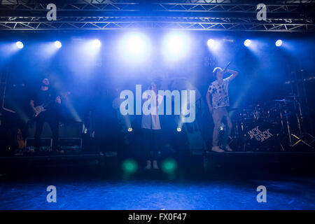 Liverpool, Regno Unito. Il 9 aprile 2016. Jack Johnson e Jack Gilinsky di 'Jack & Jack' eseguire all'O2 Academy, Liverpool, sulla loro 2016 UK Tour Credito: Myles Wright/ZUMA filo/Alamy Live News Foto Stock