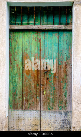 Vecchio portello verde Foto Stock