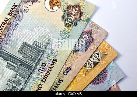 Close up differenti Dirhams nota di valuta e di monete, Emirati Arabi Uniti Foto Stock