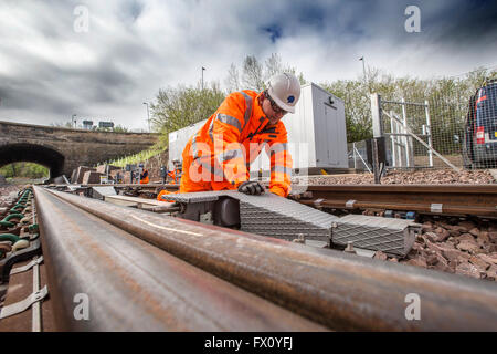 Lavoratori ferroviari la costruzione di nuovi confini Railway Foto Stock