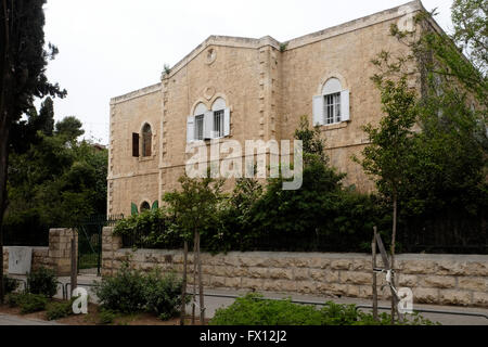 Un vecchio edificio eretto da Mattheus Frank chiamato la casa del mugnaio un membro della setta Templer dal Württemberg, Germania presso la colonia tedesca o HaMoshava nel quartiere occidentale di Gerusalemme Israele Foto Stock