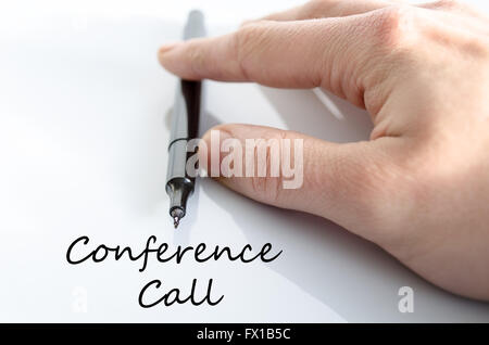 Chiamata in conferenza il concetto di testo isolate su sfondo bianco Foto Stock
