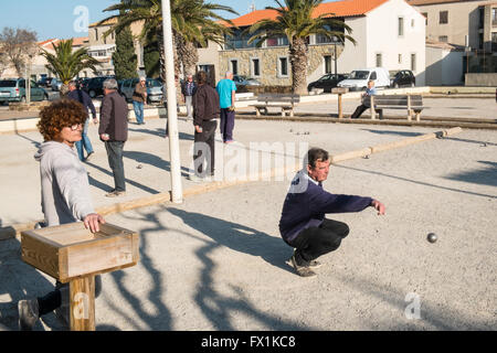 Giocando a bocce,boule in Gruissan,Narbonne,Aude,a sud della Francia,Francia,l'Europa. Foto Stock