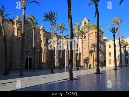 Xvi secolo chiesa cattedrale nella città di Almeria, Spagna Foto Stock