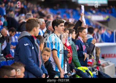 Barcellona, Spagna. Il 9 aprile 2016. Ventilatori in La Liga match tra RCD Espanyol e Atletico de Madrid al Powerade Stadium Aprile 9, 2016 in Barcelonal, Spagna. Credito: Christian Bertrand/Alamy Live News Foto Stock