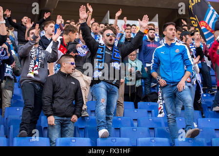 Barcellona, Spagna. Il 9 aprile 2016. Ventilatori in La Liga match tra RCD Espanyol e Atletico de Madrid al Powerade Stadium Aprile 9, 2016 in Barcelonal, Spagna. Credito: Christian Bertrand/Alamy Live News Foto Stock