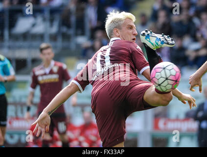 Torino, Italia. 10 Aprile 2016: Maxi Lopez in azione durante la serie di una partita di calcio tra Torino FC e Atalanta BC allo stadio Olimpico di Torino. Credito: Nicolò Campo/Alamy Live News Foto Stock