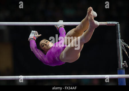 Everett, Washington, Stati Uniti d'America. 9 apr, 2016. Alexandra Raisman compete al Pacific Rim campionati di ginnastica a Everett, Washington. Melissa J. Perenson/CSM/Alamy Live News Foto Stock