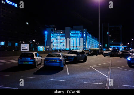 Birmingham Airport car park di notte Foto Stock