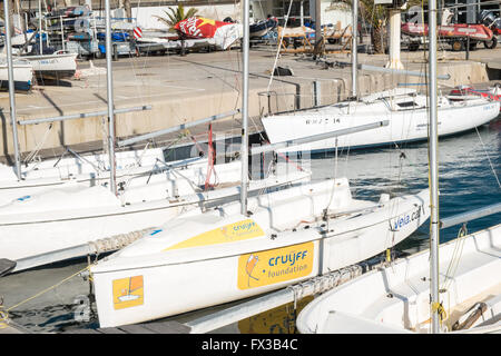 Il calciatore Johan Cruyff Foundation carità imbarcazioni,yachts,a Port Olimpic Marina, Porto Olimpico,Barcellona,Cataluña,Spagna,l'Europa. Foto Stock