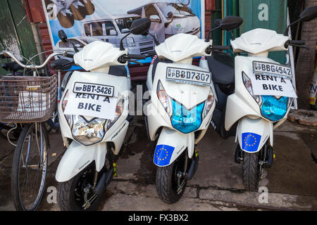 Scooter a noleggio, Negombo spiaggia, Sri Lanka, Asia Foto Stock