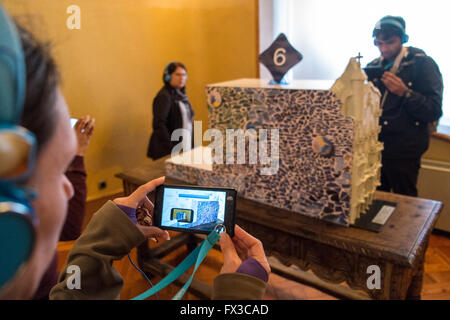 Dimostrazione interattiva di Antoni Gaudi Casa Batllo house lungo Passeig de Gracia Street,boulevard barcellona,cataluña,Spagna. Foto Stock