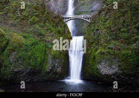 Multnomah Falls along the Columbia River in Northern Oregon Foto Stock