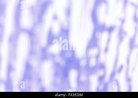 Foto sfocata di una schiuma sul parabrezza realizzato in un autolavaggio, abstract background. Foto Stock