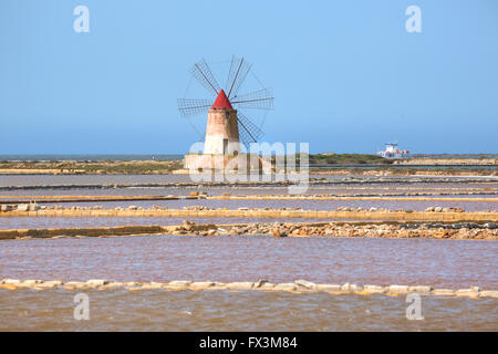 Salt Mills, Marsala, Mozia, Sicilia, Italia Foto Stock