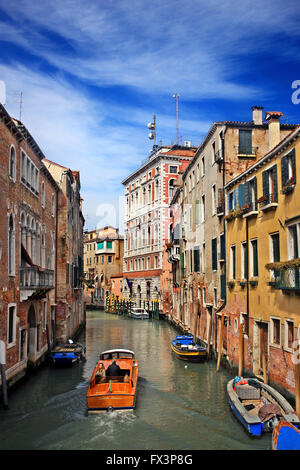 Canal a Sestiere ("Distretto") di San Polo, Venezia, Veneto, Italia Foto Stock