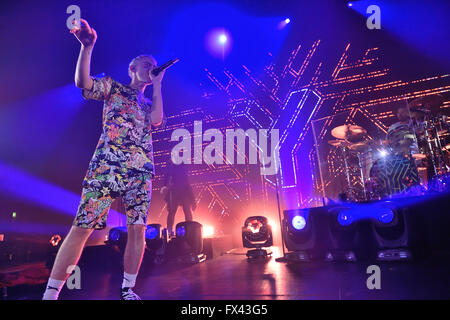 Anni e anni di eseguire sul palco a Swindon Oasis Aprile 2016 Foto Stock