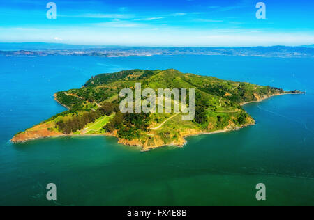 Vista aerea, pesca Islanda, Ayala Cove, auto-free isola nella parte anteriore del Belvedere Tiburon, Area della Baia di San Francisco, Stati Uniti Foto Stock