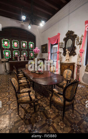 La sala da pranzo in Peranakan Mansion, George Town, Penang Foto Stock