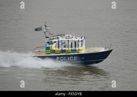 Metropolitan Police Marine unità di polizia barca Gabriel franchi II MP3 voce fino al Tamigi a Londra REGNO UNITO Foto Stock