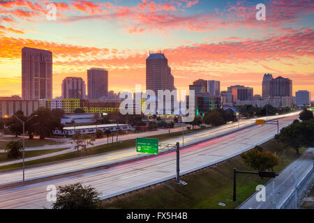 Orlando, Florida, Stati Uniti d'America skyline all'alba. Foto Stock