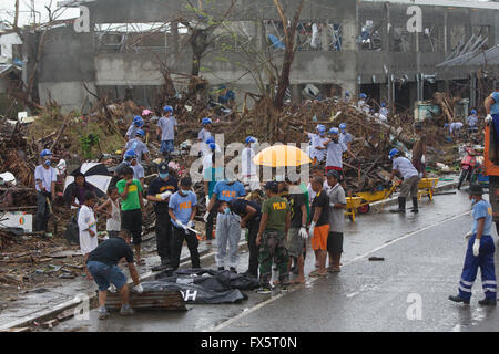 Il prossimo 8 Novembre 2013,Typhoon Haiyan,(noto come Yolanda nelle Filippine).Questa immagine presa a due settimane dopo l'evento. Foto Stock