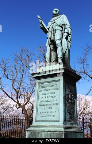 Di SUA ALTEZZA REALE IL PRINCIPE DI GALLES Frederick, duca di York e Albany, statua sulla spianata del castello di Edimburgo, Scozia Foto Stock