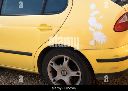 Flower adesivi su una Seat Ibiza auto Foto Stock