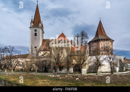 La chiesa fortificata di Cristian, Romania, vicino a Sibiu. Southeastern Transilvania in Romania ha uno dei più alti numeri di st Foto Stock