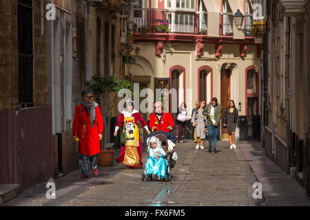 Barrio de la Viña. Il carnevale, la gente mascherata, città di Cadice, Andalusia Spagna. Europa Foto Stock