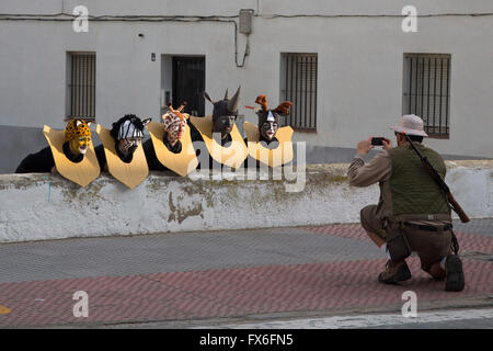 Il carnevale, la gente mascherata, città di Cadice, Andalusia Spagna. Europa Foto Stock