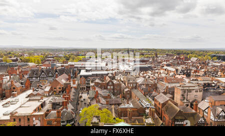 Chester Aerial - veduta panoramica della città di Chester dalla torre della cattedrale di Chester, Inghilterra, Regno Unito Foto Stock