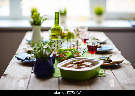 Tabella servita Foto Stock