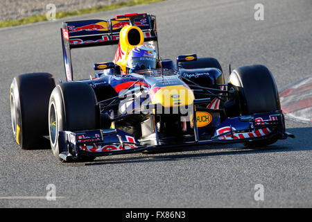 Sebastian Vettel racing per la Red Bull a Montmelo Circuit, Barcellona, Spagna Foto Stock