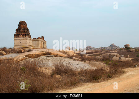 Saraswati tempio vicino alla vasca ottagonale, Royal Centre o il Royal Enclosure. Hampi, Karnataka, India. Foto Stock