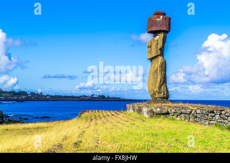 Moai a Ahu Ko Te Riku in Tahat complesso archeologico, Isola di Pasqua, Cile Foto Stock
