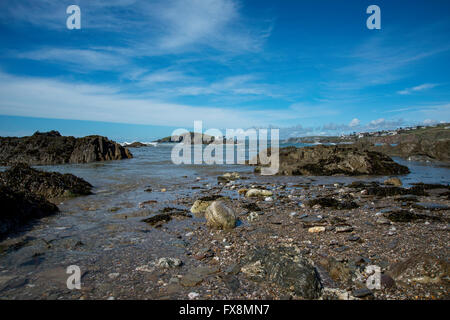 Il paesaggio costiero di Burgh Island e il suo hotel dalla spiaggia di Bantham, South Devon. Foto Stock