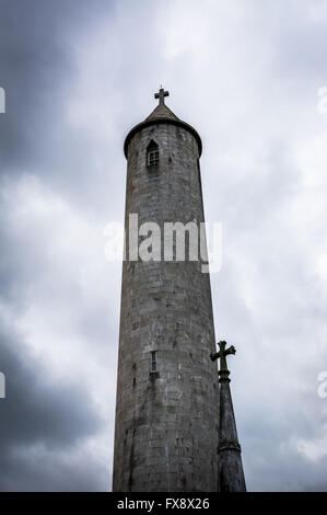 Di Daniel O'Connell round tower presso il cimitero di Glasnevin Foto Stock