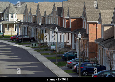 Recentemente costruito case a Kingston, Ont., su nov. 18, 2015. Foto Stock