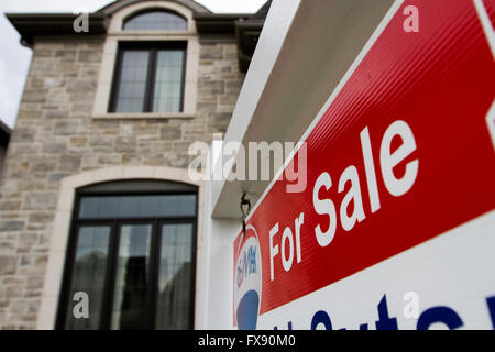 Recentemente costruito case a Kingston, Ont., su nov. 18, 2015. Foto Stock