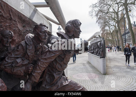 La Battaglia di Bretagna Memorial sul Victoria Embankment a Londra in Inghilterra Foto Stock