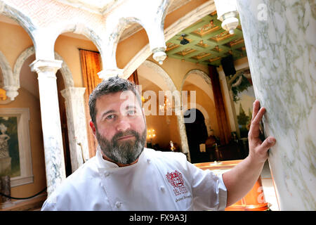 7 aprile 2016 - Sant'Elena, CA, Stati Uniti - Joshua Schwartz è la cantina executive chef del dotto vigneti di Sant'Elena. (Credito Immagine: © Napa Valley registrarsi attraverso il filo di ZUMA) Foto Stock