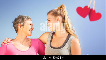 Immagine composita della madre e figlia alla ricerca di ogni altro Foto Stock