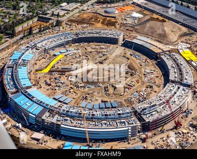 Un enorme cantiere, ufficio edificio Campus Apple II o Apple Campus 2 o AC2, architetto Norman Foster, Cupertino Foto Stock